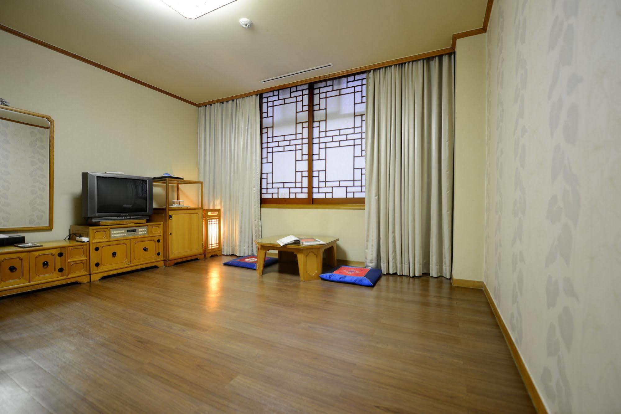 Onyang Hot Spring Hotel Asan Exterior photo